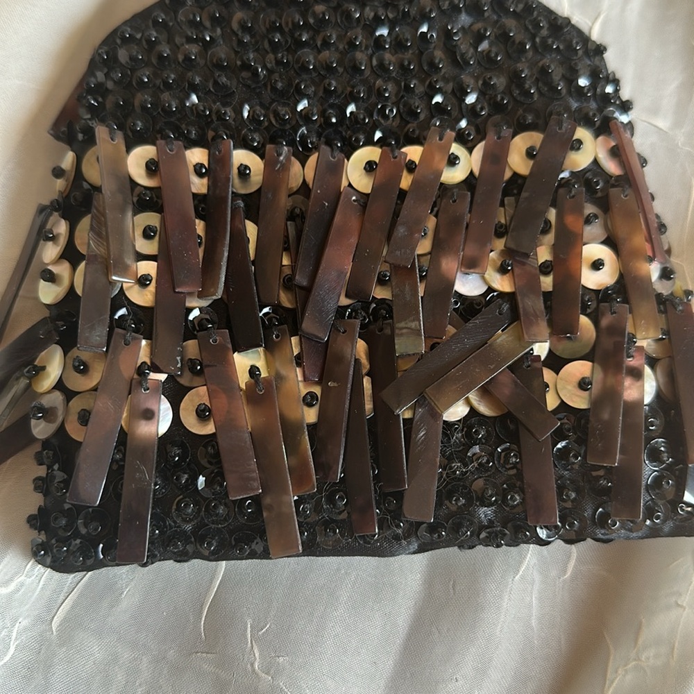 Chic pearl shell statement purse bag - Picture 9 of 9